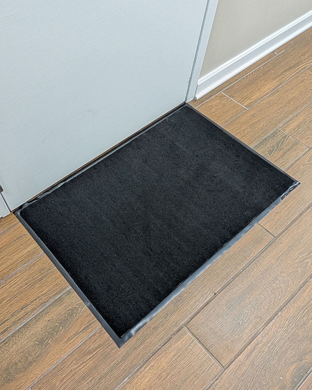 Mud Rug 2' x 3' Olefin Indoor Carpet Mats, Black, Vinyl Backing - GPS Gloves